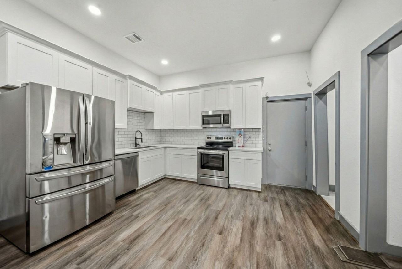 Chapman St - Photo 2 of 9