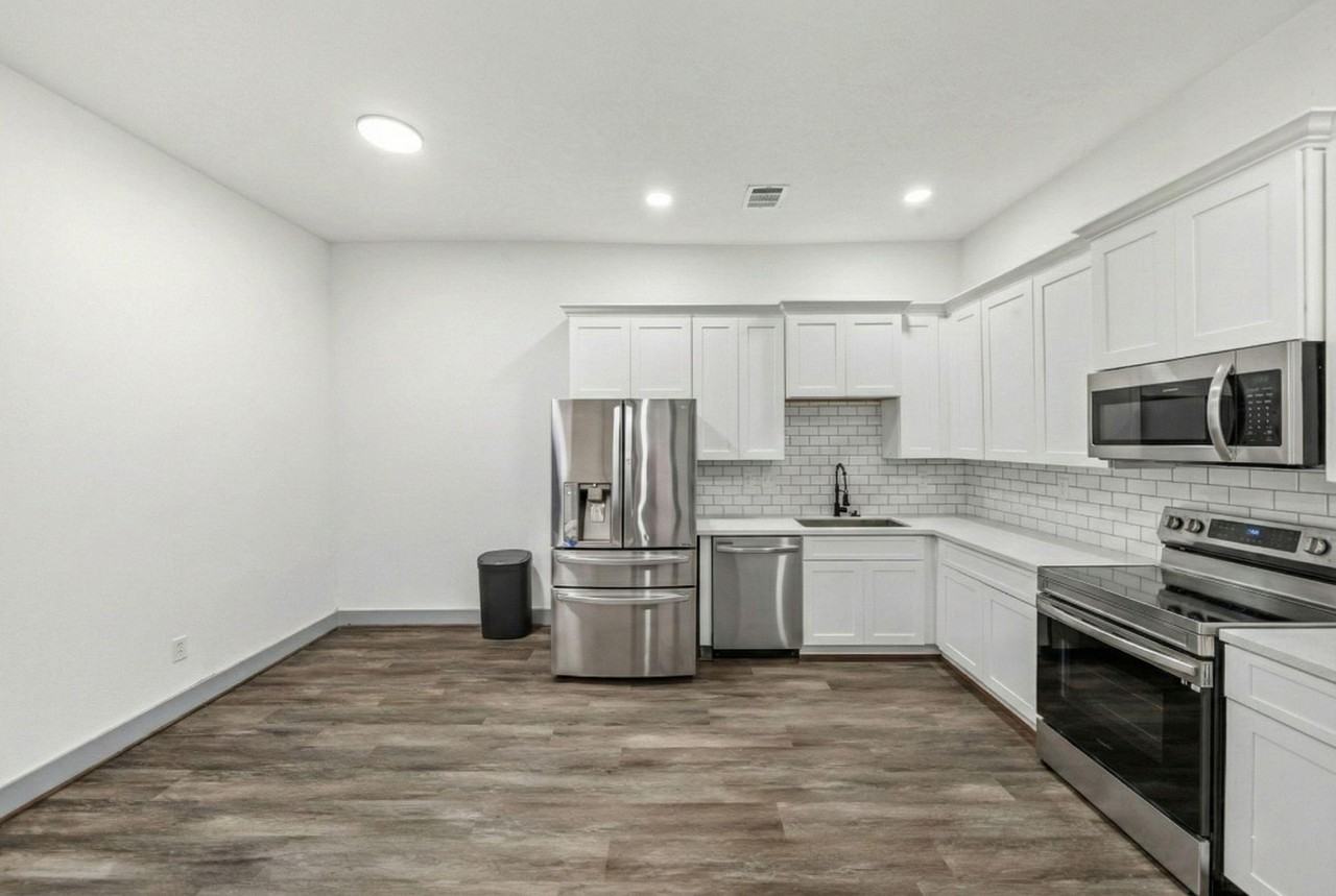 Chapman St - Photo 3 of 9