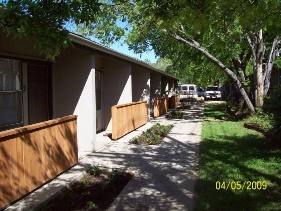 North Oak Loft - Photo 2 of 8