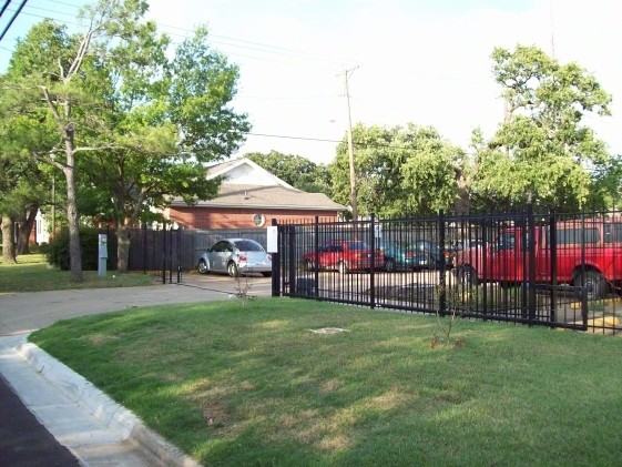 North Oak Loft - Photo 4 of 8