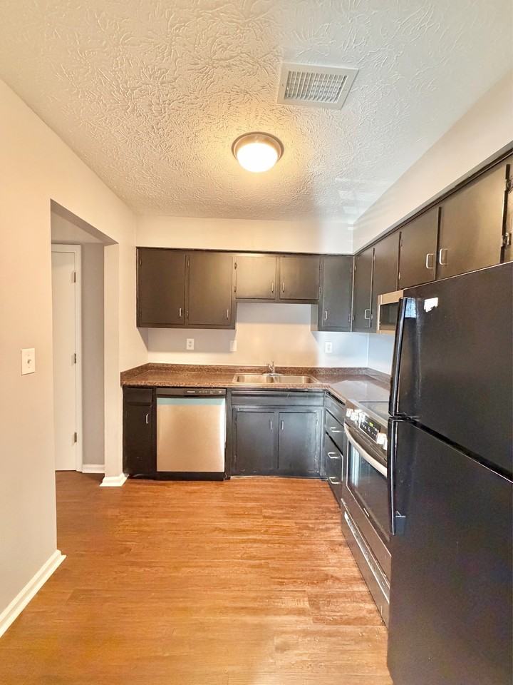 163 Lakeshore Drive - Photo 2 of 11