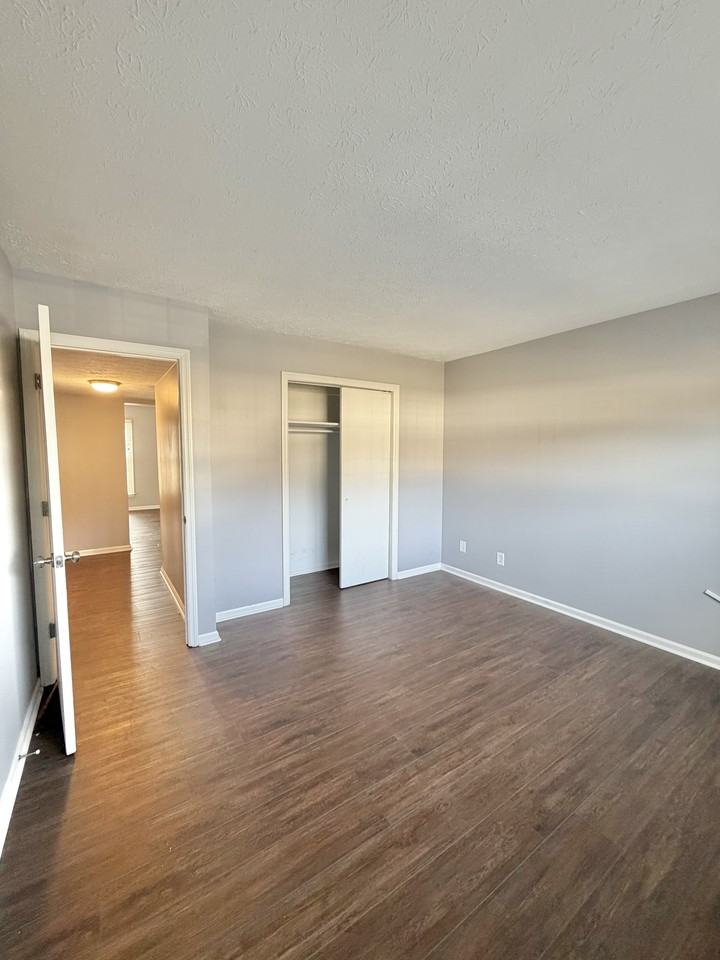 163 Lakeshore Drive - Photo 6 of 11