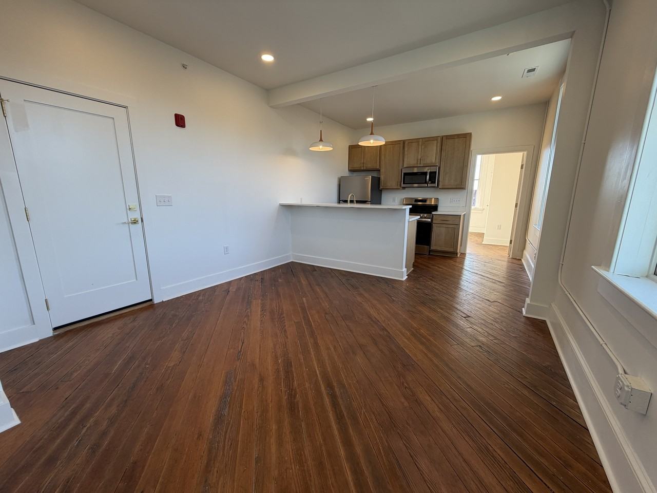 901 Fifth Street - Photo 3 of 50