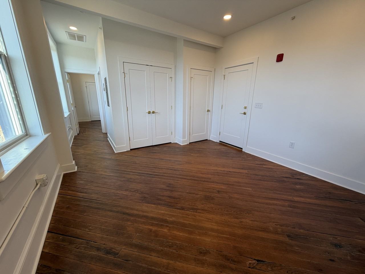 901 Fifth Street - Photo 4 of 50