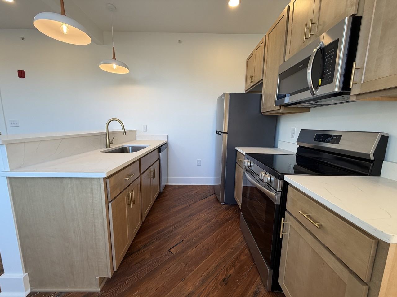 901 Fifth Street - Photo 5 of 50