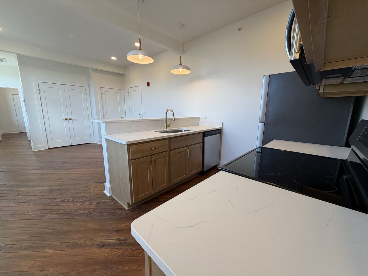 901 Fifth Street - Photo 6 of 50