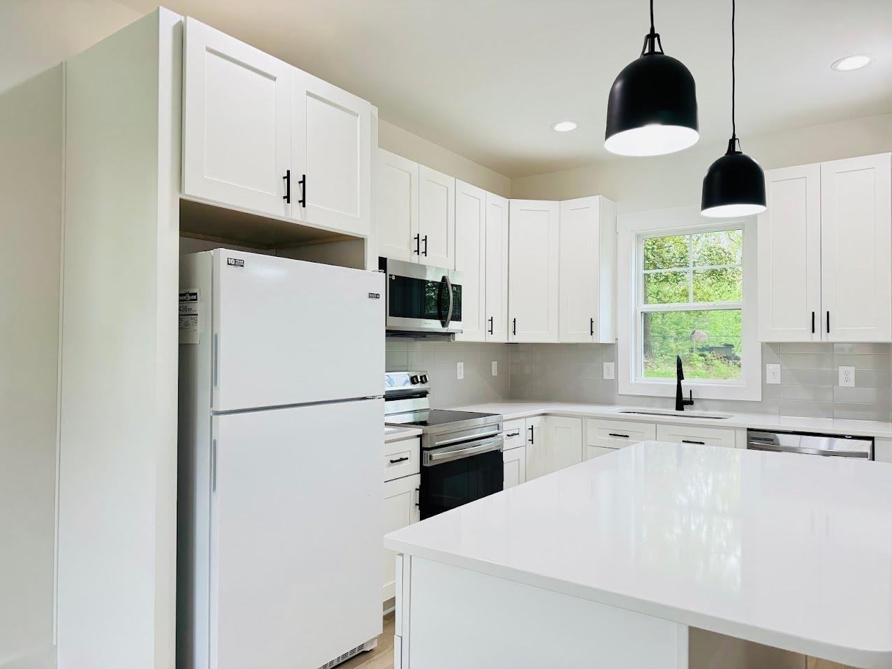 404 Andrews Rd - Photo 3 of 11