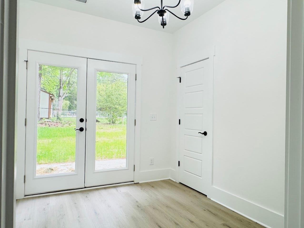 404 Andrews Rd - Photo 4 of 11