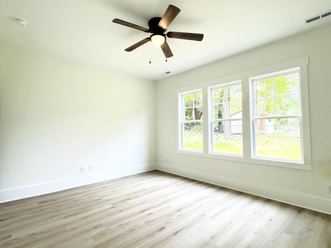 404 Andrews Rd - Photo 5 of 11