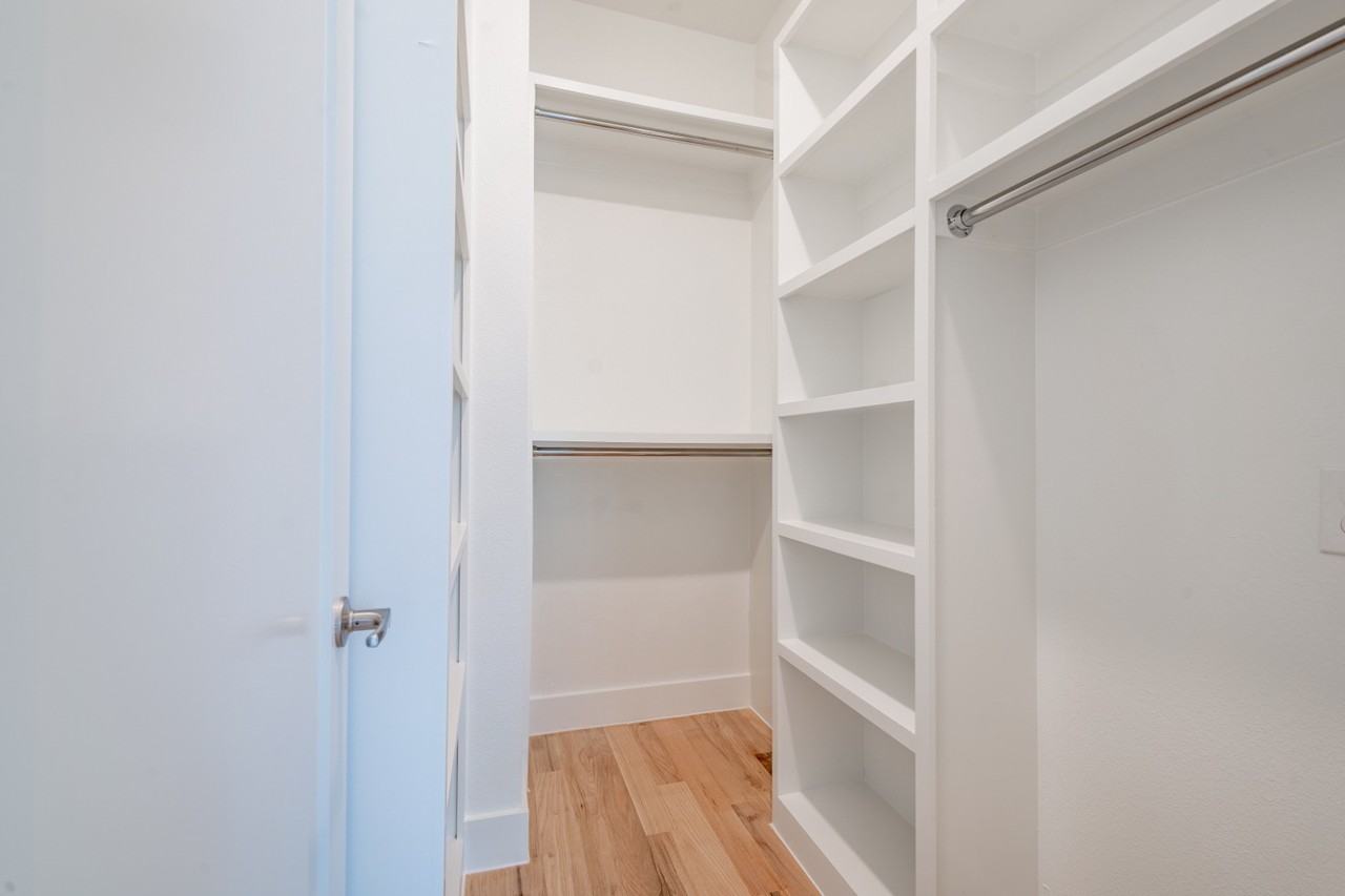 1921 N Prairie Ave #108 - Photo 2 of 33