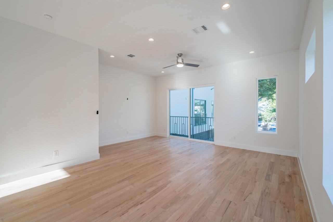 1921 N Prairie Ave #108 - Photo 7 of 33