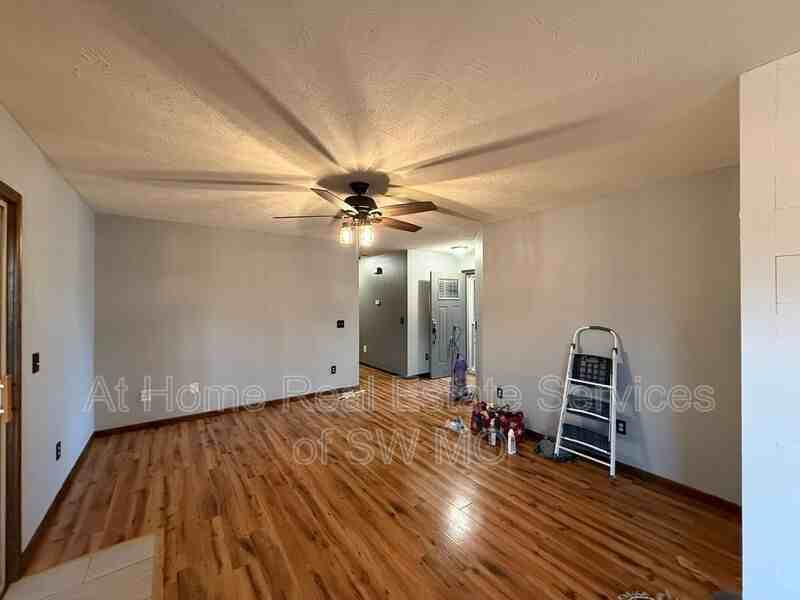 4203 N Mead Dr - Photo 5 of 11