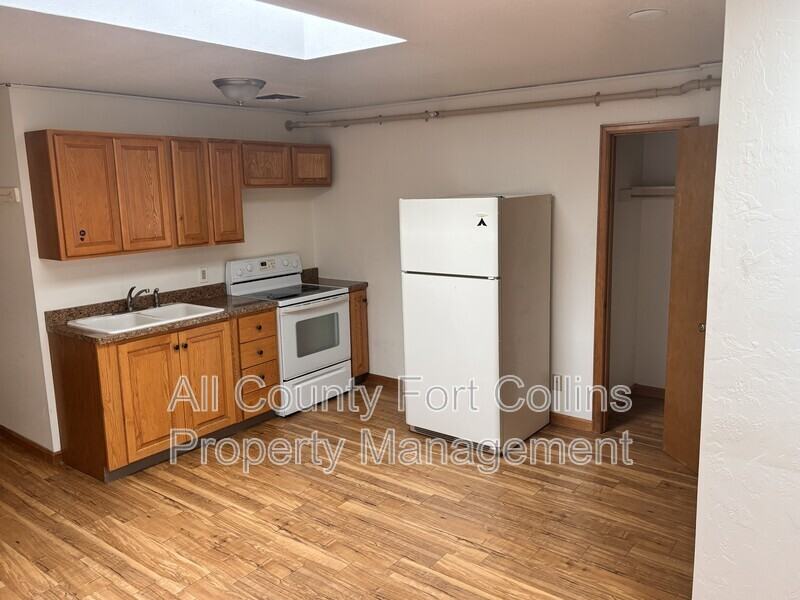 348 N Jefferson Ave #202 - Photo 3 of 4