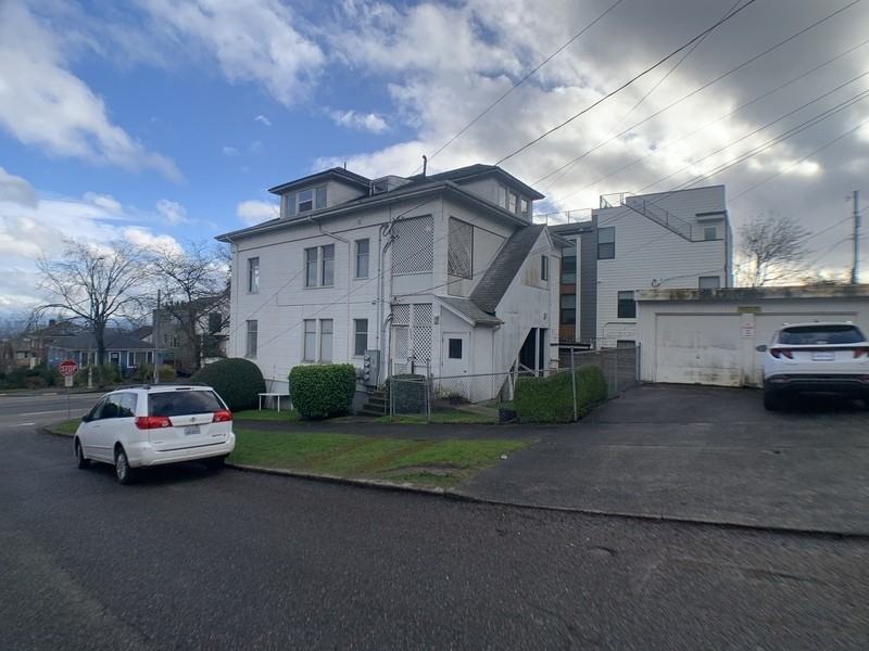 621 23rd Ave E - Photo 2 of 17