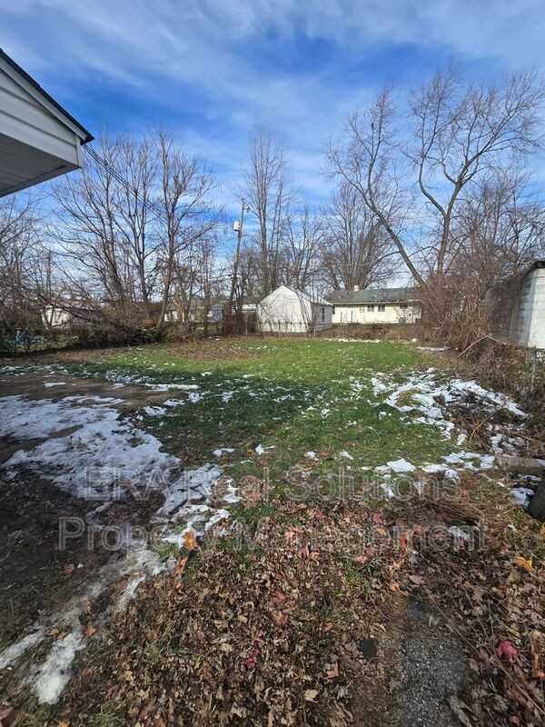 976 E 26th Ave - Photo 3 of 21