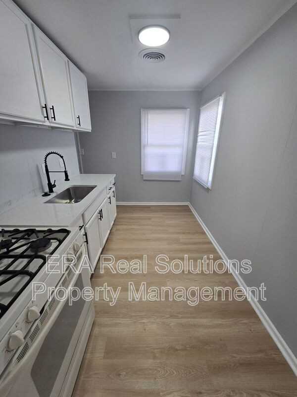 976 E 26th Ave - Photo 6 of 21