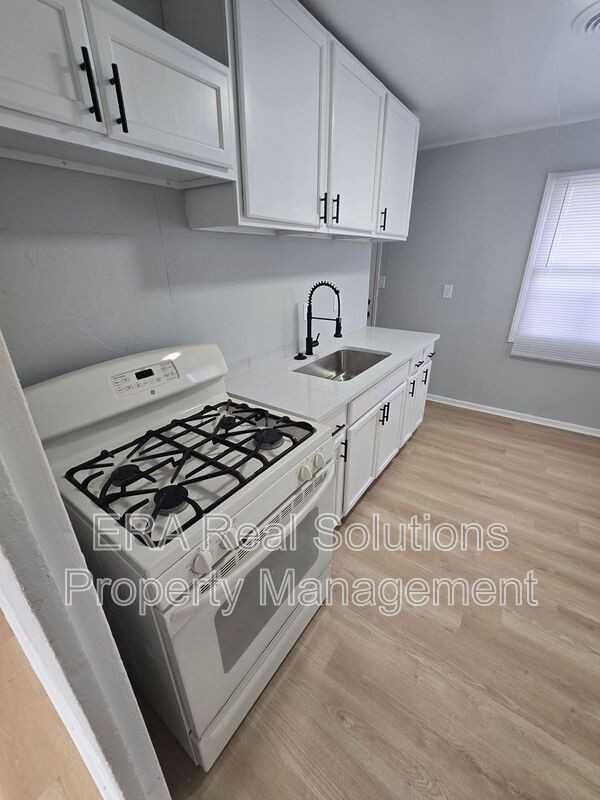 976 E 26th Ave - Photo 7 of 21