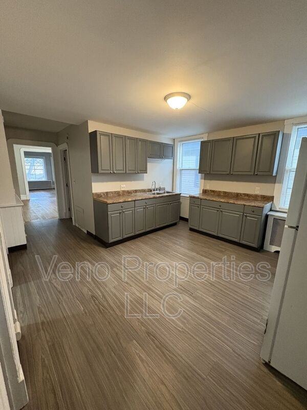 1075 Park Ave #2 - Photo 3 of 15