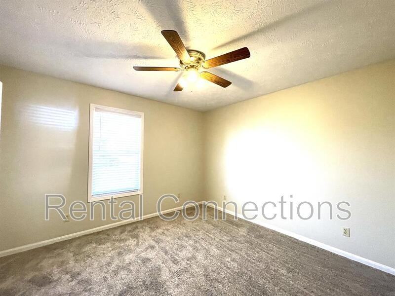 703 Joseph Ln - Photo 4 of 8