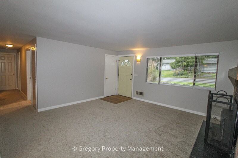 19328 29th Ave Se - Photo 3 of 28