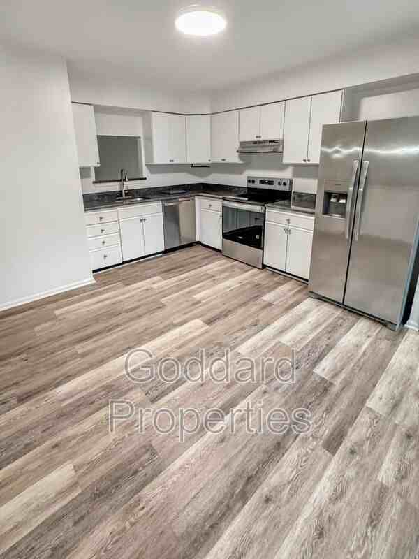 11754 Stonegate Ln - Photo 3 of 24