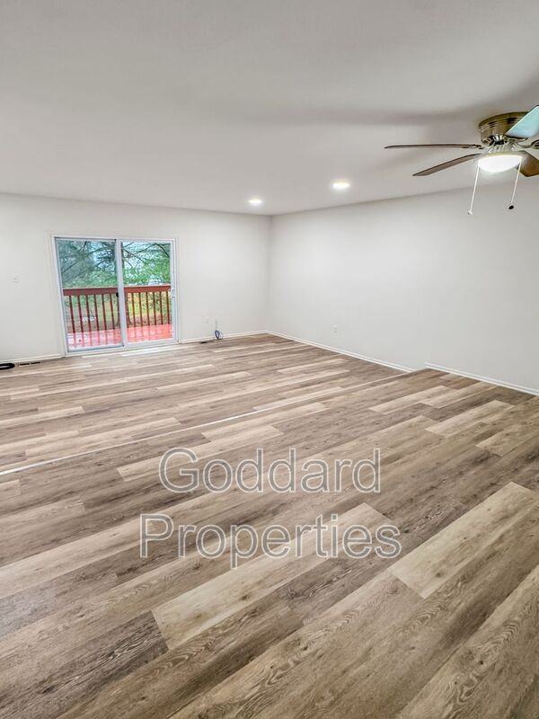 11754 Stonegate Ln - Photo 6 of 24