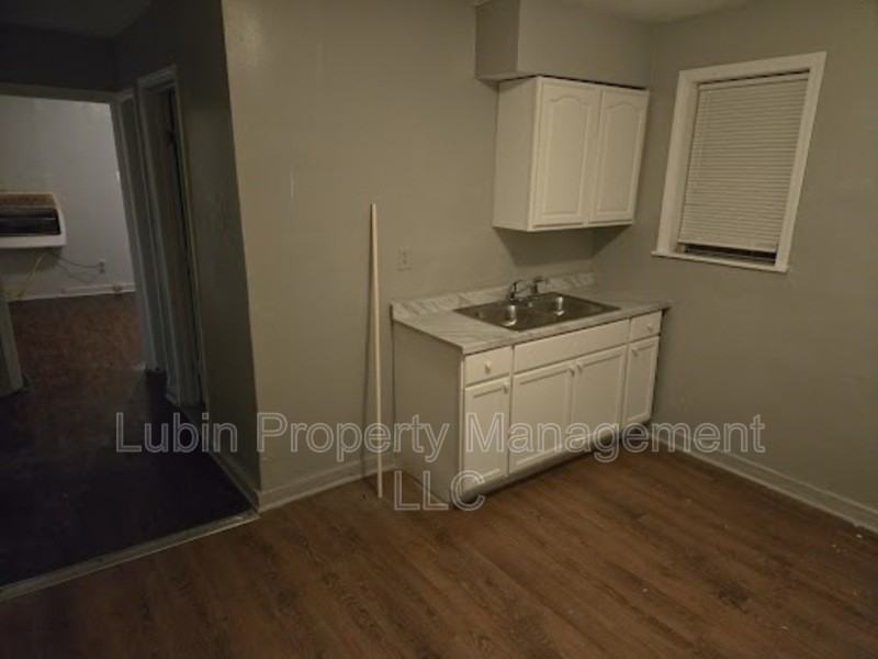 1194 Chicago Ave - Photo 5 of 6
