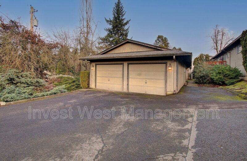 1625 Ash St - Photo 4 of 25