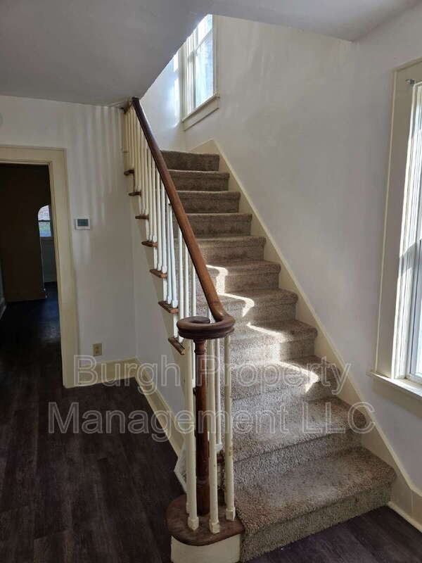 1411 Bellaire Pl - Photo 3 of 15