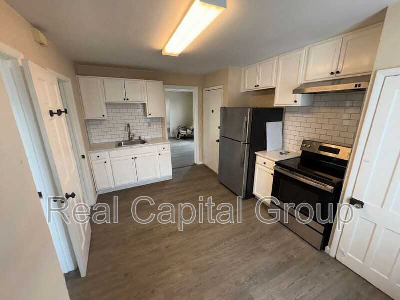 137 Main St #3 - Photo 5 of 10