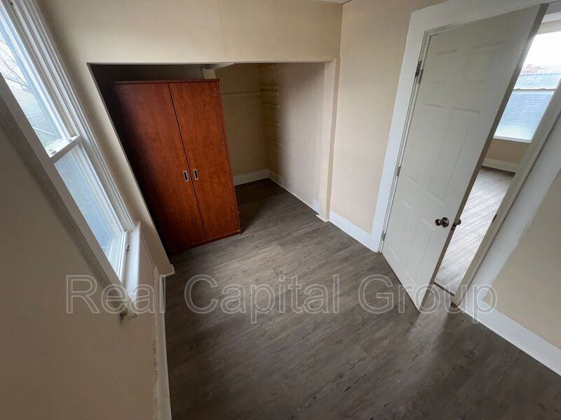 137 Main St #3 - Photo 7 of 10