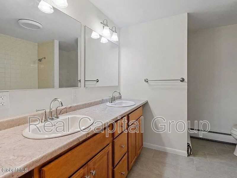 309 Harlem St #2 - Photo 6 of 16