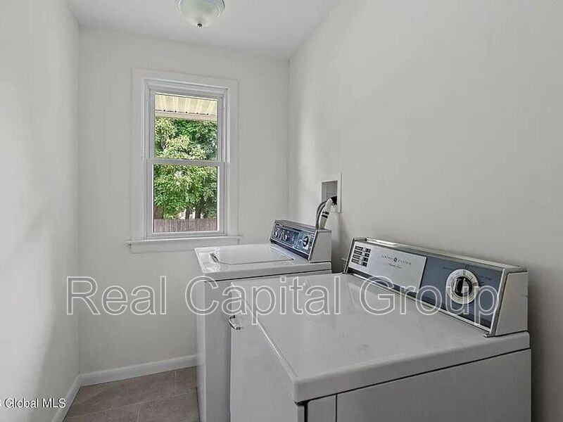 309 Harlem St #2 - Photo 7 of 16