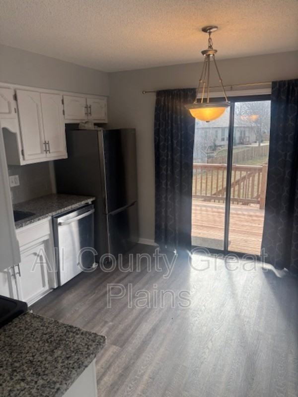 5319 Nw 87th St - Photo 3 of 12