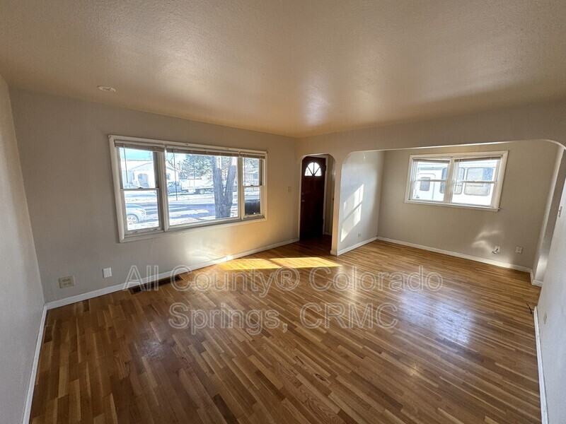 1606 S Wahsatch Ave - Photo 3 of 35