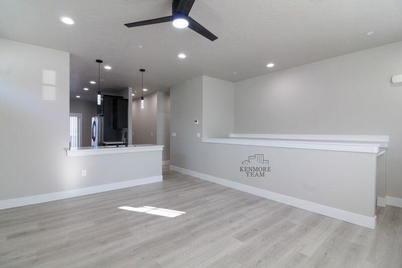 775 Rio Vista Loop - Photo 3 of 21