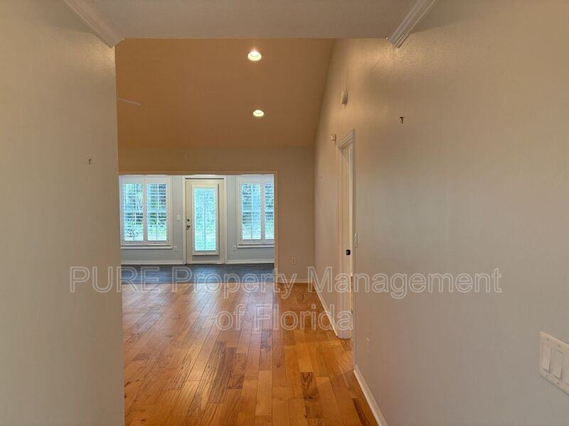 2317 Sw 20th Ct - Photo 4 of 48