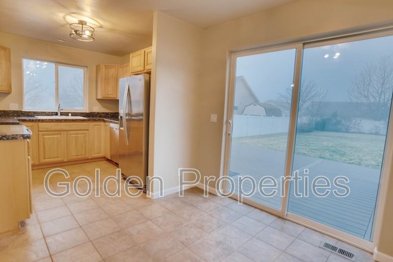 7665 N Courcelles Pkwy - Photo 6 of 19