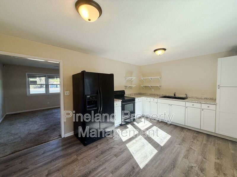 3893 Cumberland Rd - Photo 4 of 14