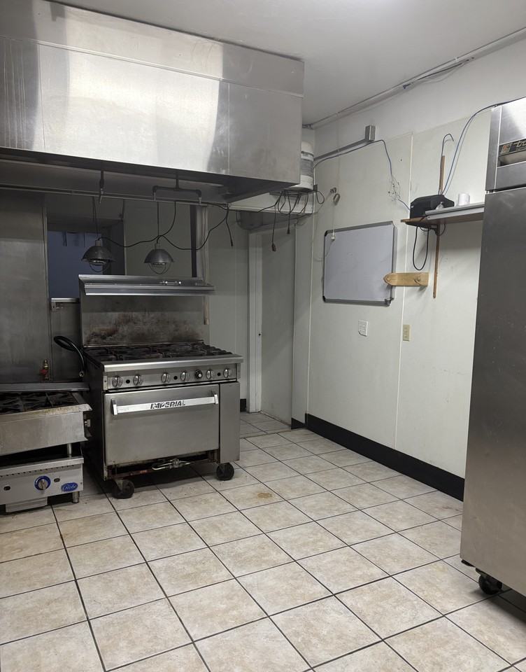 5843 Dunsmuir Ave - Photo 4 of 10