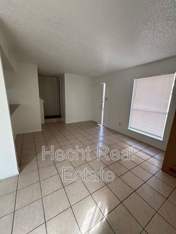 5705 Cougar Dr - Photo 2 of 10