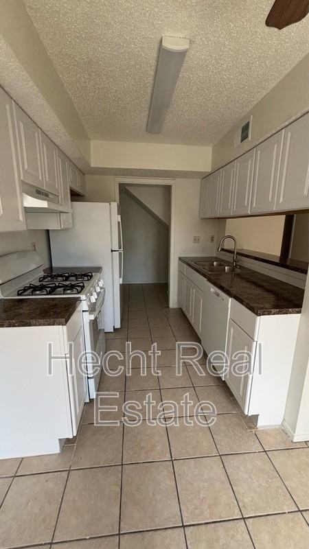 5705 Cougar Dr - Photo 4 of 10