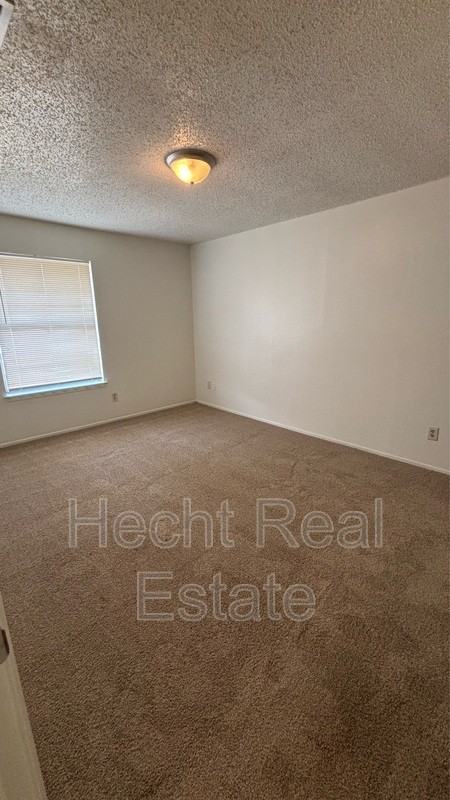 5705 Cougar Dr - Photo 6 of 10