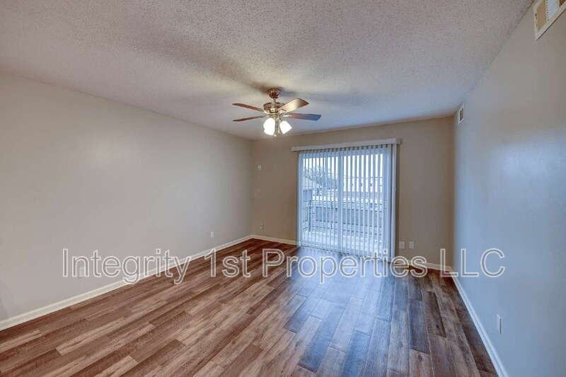 2114 Swift Ave #9 - Photo 3 of 26