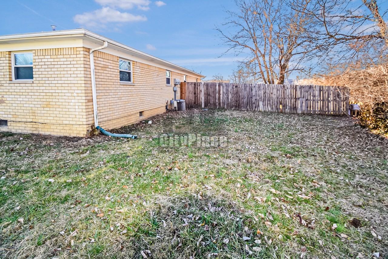 6134 Nelson Pl - Photo 5 of 18