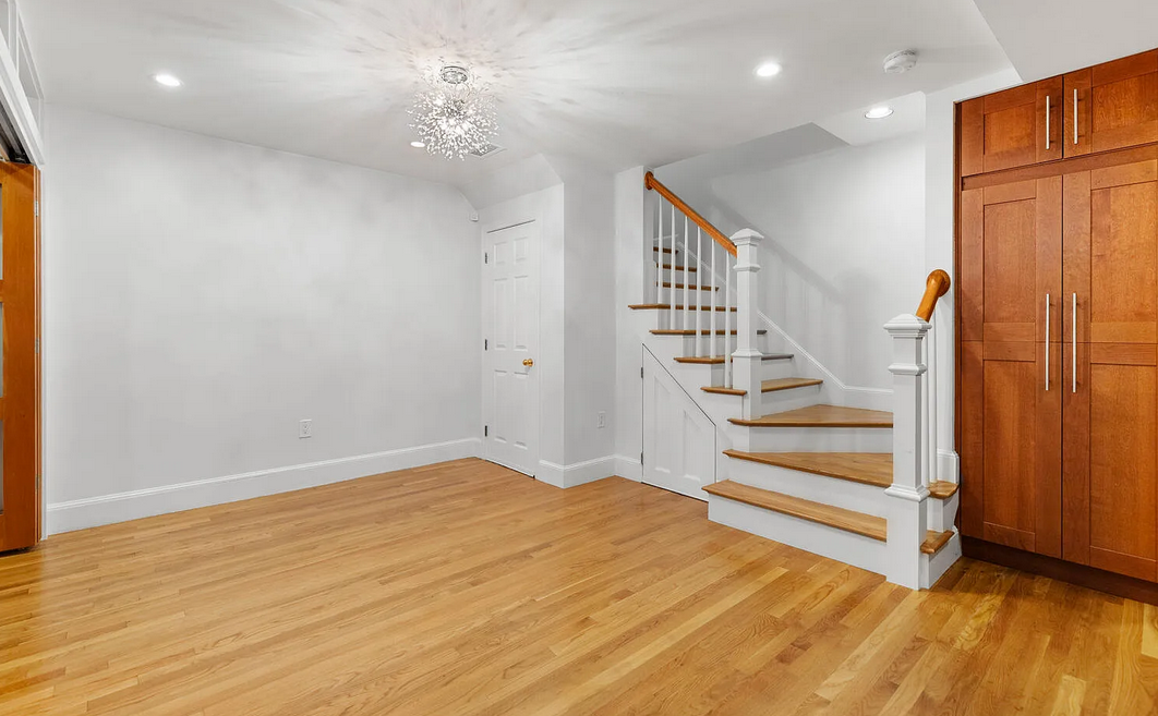 241 Beacon St - Photo 5 of 9