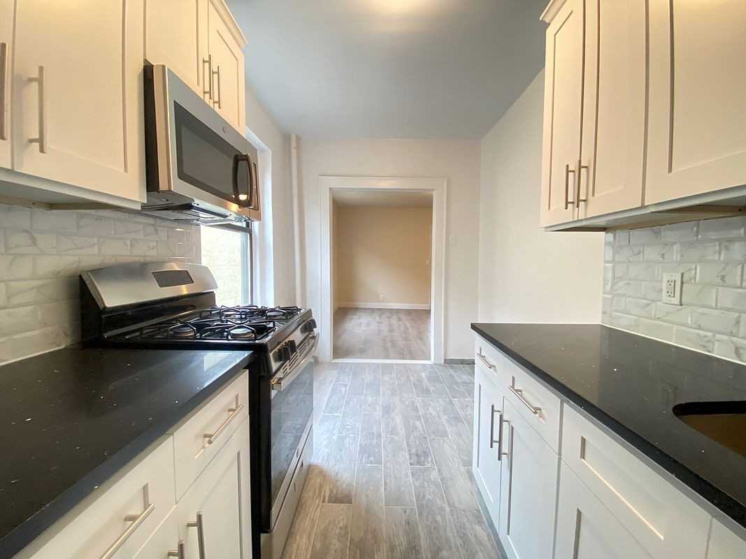 9430 210th St - Photo 3 of 7