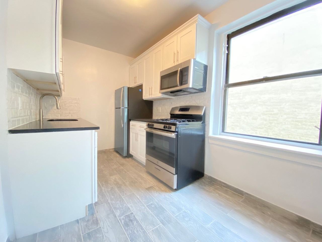 9430 210th St - Photo 4 of 7