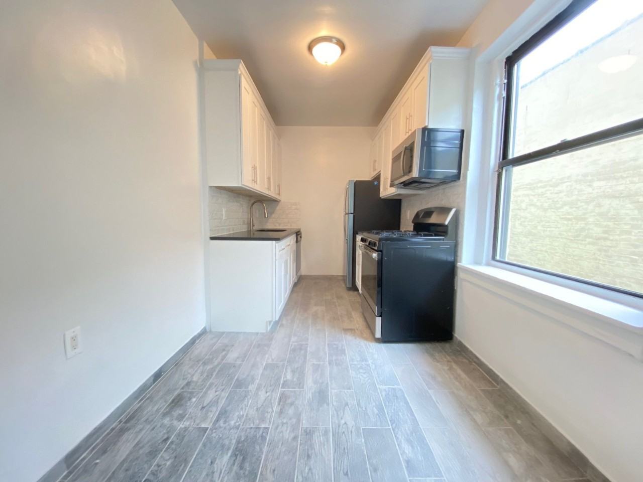 9430 210th St - Photo 5 of 7