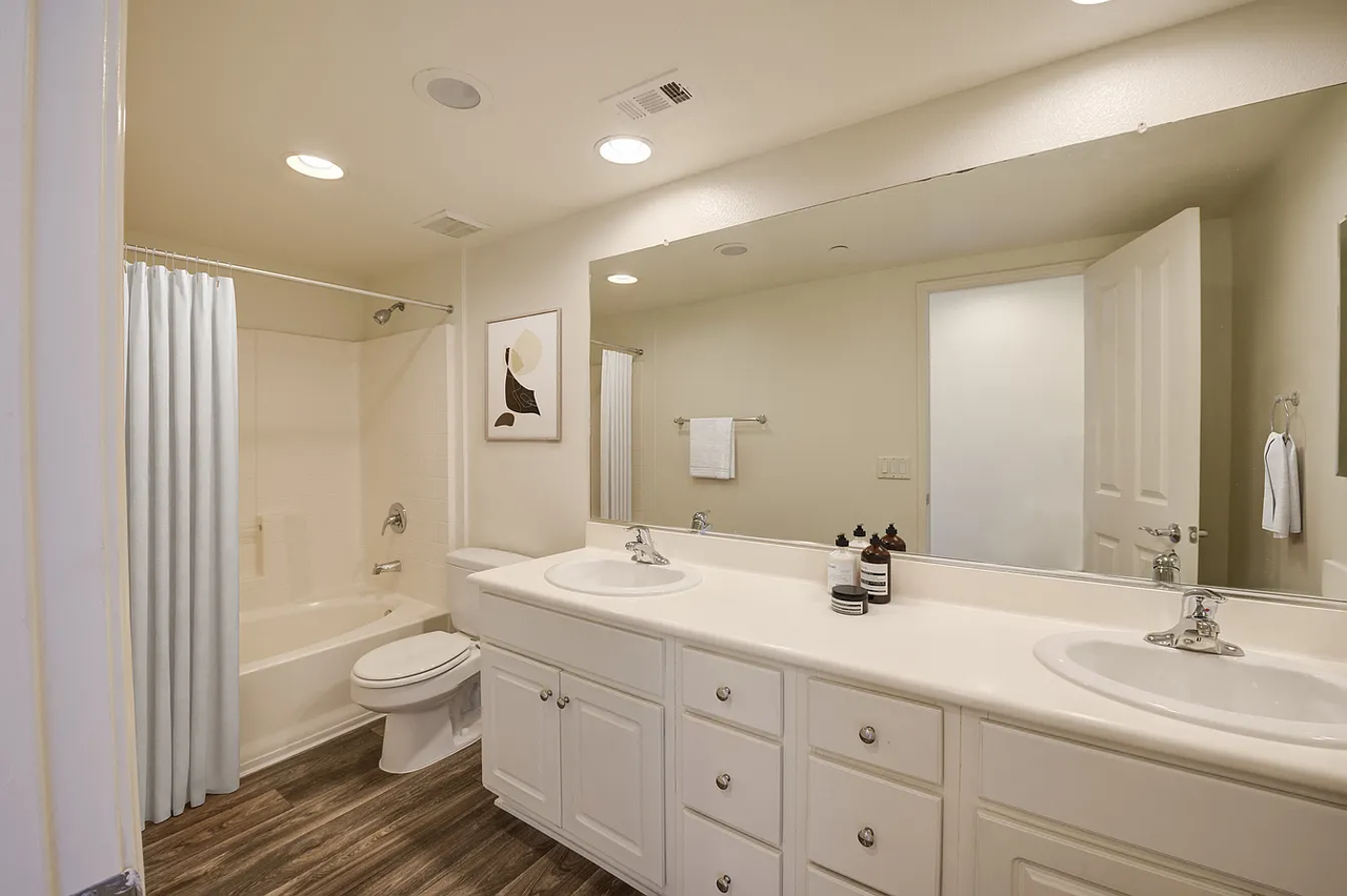 255 Via Mirabella - Photo 3 of 10